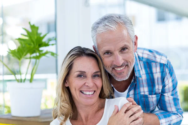 Äldre par i restaurangen — Stockfoto