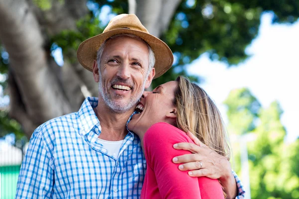 Romantico coppia matura ridere — Foto Stock