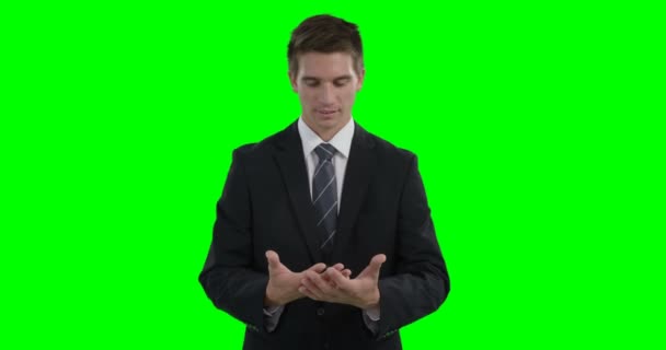 Empresario mostrando algo con sus manos — Vídeos de Stock