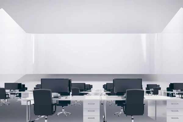 Büro mit Schreibtisch und Computer — Stockfoto