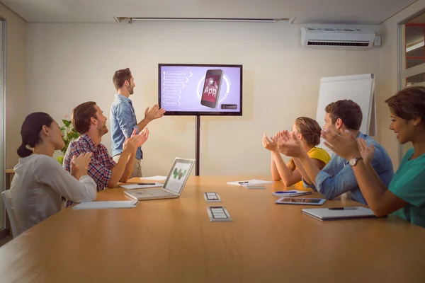 Equipo de negocios aplaudiendo después de una conferencia —  Fotos de Stock