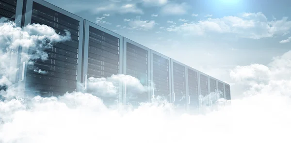 Servers in de wolken — Stockfoto