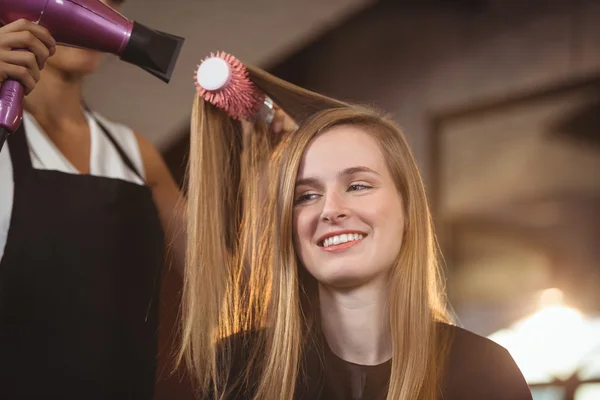 Peluquería estilismo clientes pelo —  Fotos de Stock