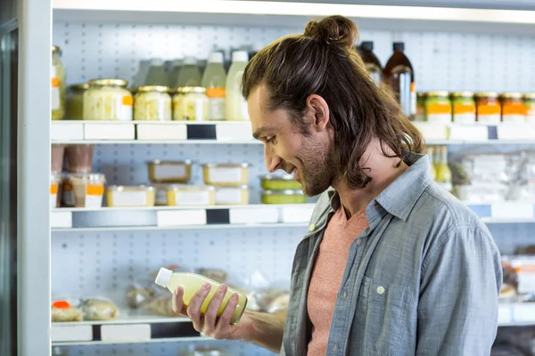 Hombre de compras de comestibles — Foto de Stock