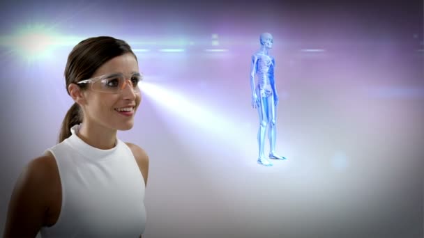 Mujer de negocios con gafas futuristas — Vídeo de stock