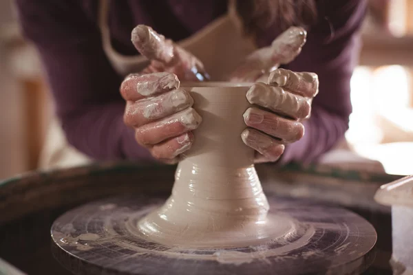 Erkek potter pot yapma — Stok fotoğraf