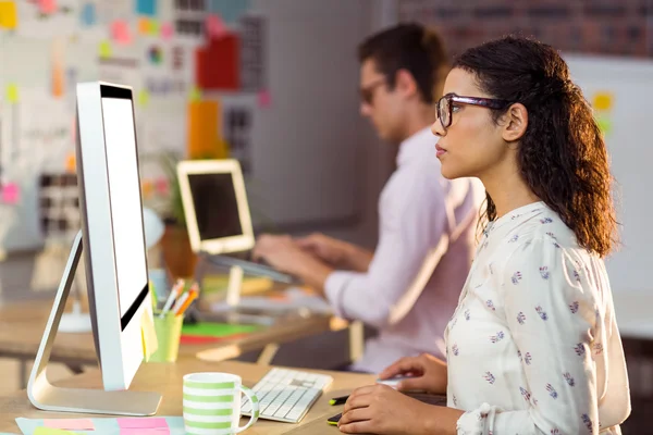 Businesswoman using graphic tablet — Stock Photo, Image