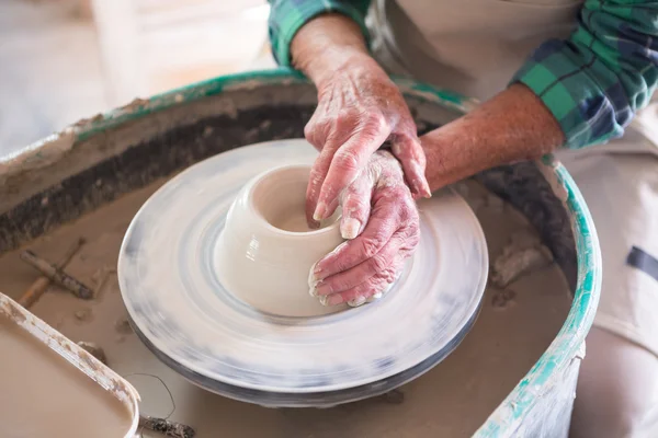 Potter making pot — Stock Photo, Image