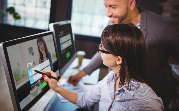 Pantalla de inicio de sesión con mujer pelirroja — Foto de Stock