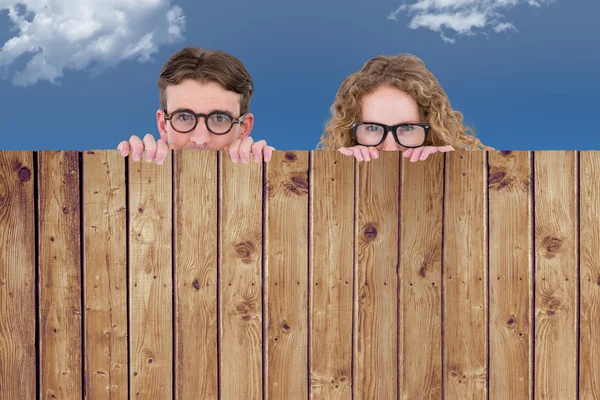 Couple looking at camera — Stock Photo, Image