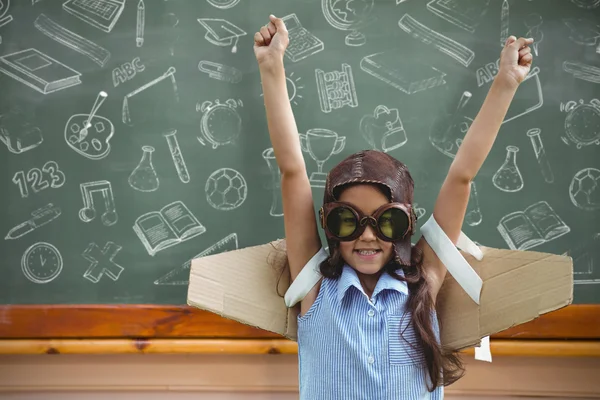 Ragazza che finge di volare — Foto Stock