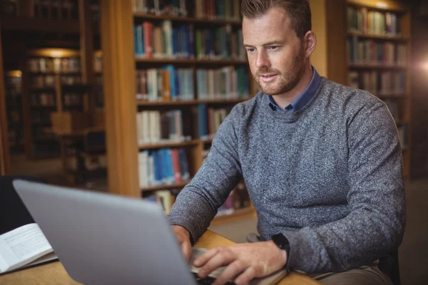 Mature student using laptop — Stock Photo, Image