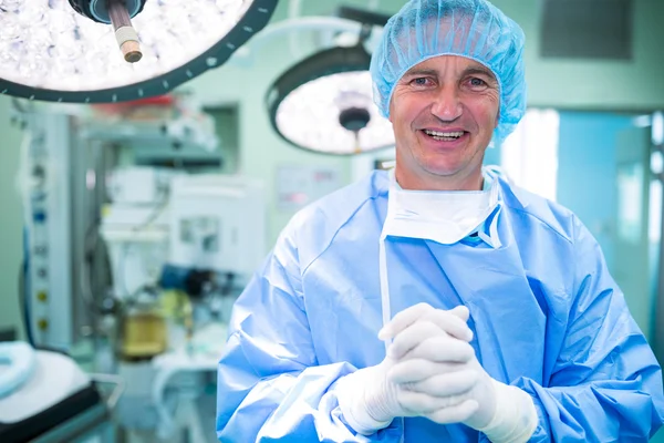 Surgeons standing in operation room — Stock Photo, Image