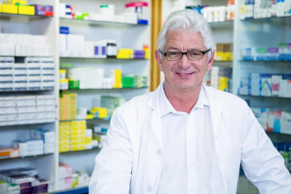 Farmacêutico em jaleco — Fotografia de Stock