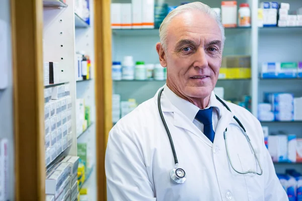 Farmacêutico com estetoscópio — Fotografia de Stock