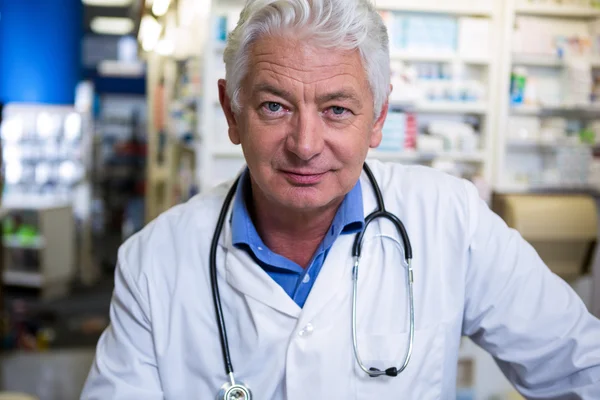 Pharmacist in lab coat — Stock Photo, Image