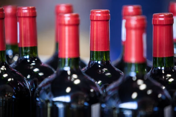 Wine bottles in supermarket — Stock Photo, Image