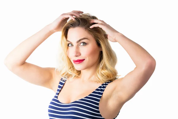 Mujer posando sobre fondo blanco — Foto de Stock