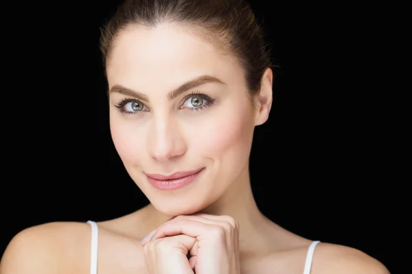 Retrato de mujer hermosa posando — Foto de Stock