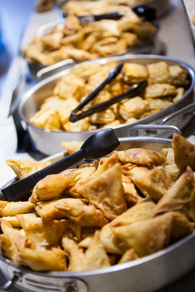 Snacks en pot au supermarché — Photo