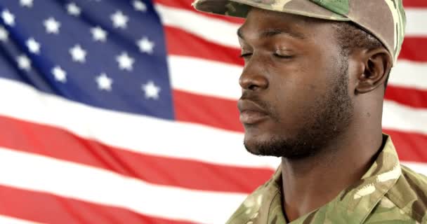 Militär soldat salutera — Stockvideo