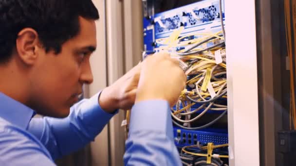 Kablo tamir teknisyeni — Stok video
