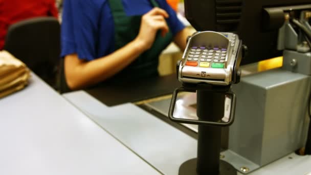 Macchina di fatturazione e terminale della carta di credito — Video Stock