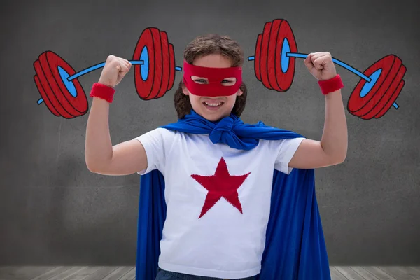 Gaie fille debout avec les bras levés — Photo