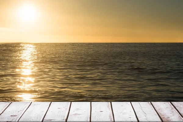 Brädor med havet bakgrund — Stockfoto