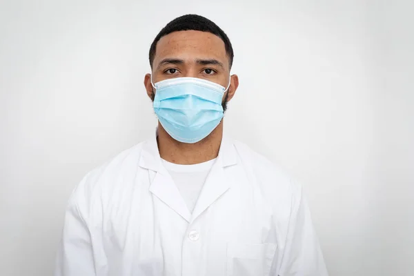 Portrait African American Male Healthcare Worker Wearing Face Mask Looking — Stock Photo, Image