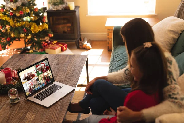 Caucasian Woman Her Daughter Christmas Having Video Chat Friends Family — Stock Photo, Image