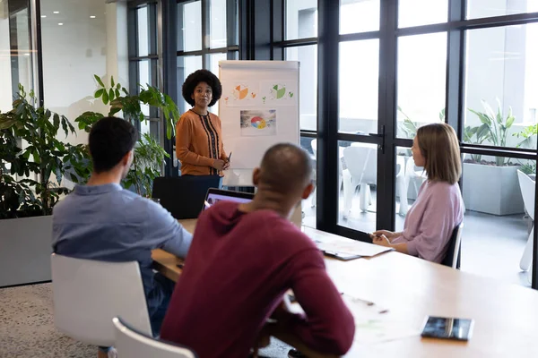 Diverso Grupo Empresarios Que Trabajan Oficina Creativa Grupo Personas Una — Foto de Stock