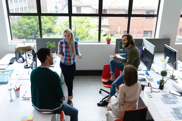 Diverso Grupo Empresarios Que Trabajan Oficina Creativa Grupo Personas Reunión — Foto de Stock