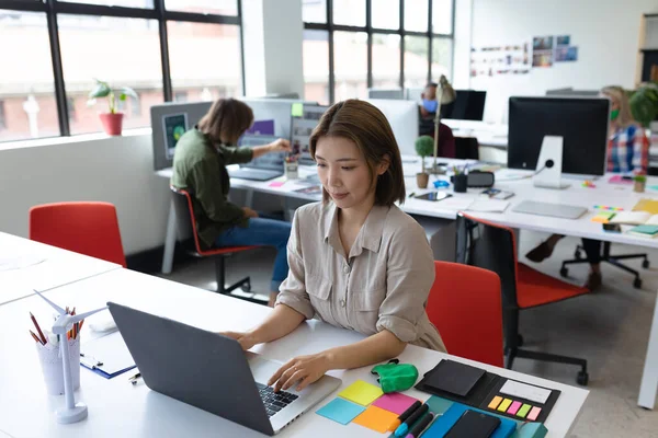 Asian Businesswoman Sitting Desk Using Laptop Computer Creative Office Social — Stok Foto