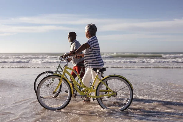 Happy Senior African American Couple Bicycles Walking Together Beach Travel — Stock Photo, Image