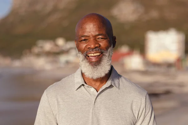 Portrait Senior African American Man Smiling While Standing Beach Travel — Stock Photo, Image