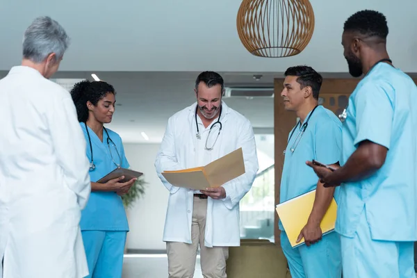 Diverse Male Female Doctors Standing Hospital Corridor Discussing Medicine Health — Stock Photo, Image