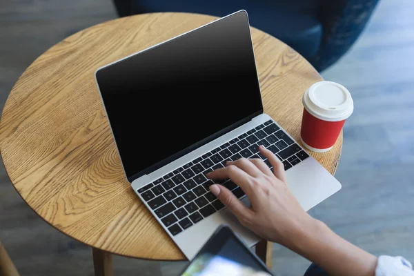 Hand Businesswoman Sitting Hotel Lobby Working Laptop Blank Screen Business — Stock Photo, Image