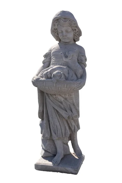 白い背景にバスケットに子犬を保持女の子の石の彫刻 芸術と古典的な様式のロマンチックな石の彫刻 — ストック写真