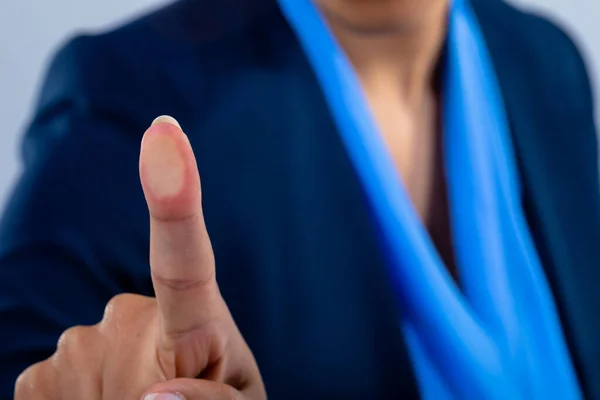 Close Businesswoman Touching Invisible Screen Grey Background Business Professionalism Technology — Stock Photo, Image