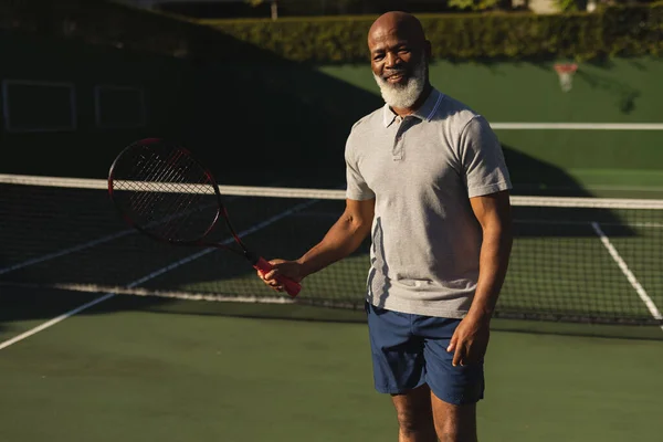 Smiling Senior African American Man Playing Tennis Tennis Court Retirement — Foto de Stock