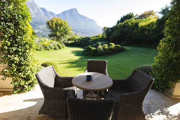 General View Table Wicker Chairs Terrace Stunning Mountains Countryside View — ストック写真