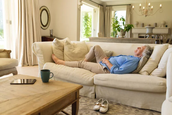 Senior Caucasian Woman Lying Sofa Eyes Closed Retreat Retirement Happy — Stock Photo, Image