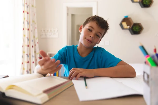 Blanke Jongen Die Videogesprekken Heeft Tijdens Les Thuis Aan Het — Stockfoto