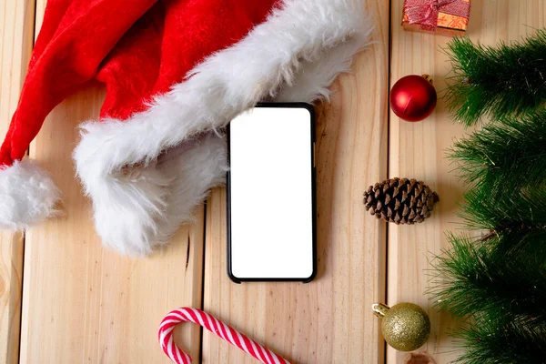 Composición Smartphone Con Espacio Para Copias Decoraciones Navideñas Sobre Fondo —  Fotos de Stock