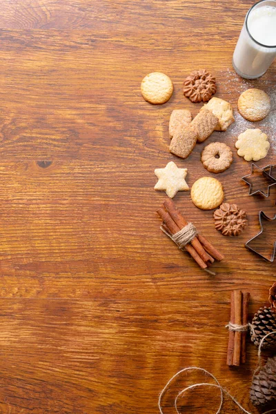 Composizione Tagliabiscotti Uomo Zenzero Con Biscotti Natale Copiare Spazio Sfondo — Foto Stock