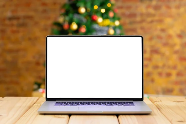Samenstelling Van Laptop Met Kopieerruimte Houten Tafel Met Kerstboom Achtergrond — Stockfoto