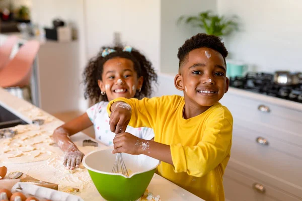 Happy African American Siblings Baking Kitchen Baking Cooking Childhood Leisure — Stock Photo, Image