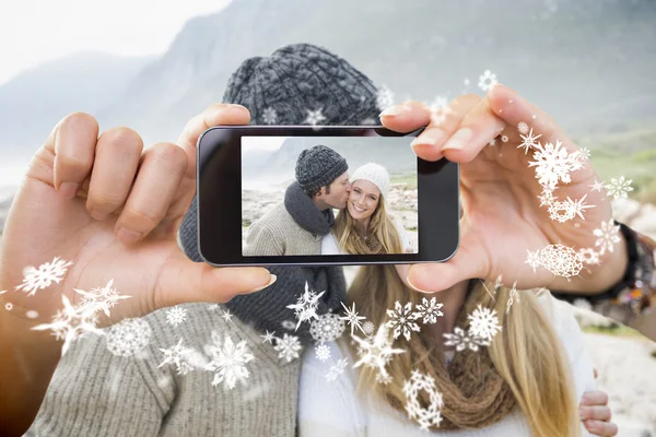 Homem beijando mulher — Fotografia de Stock