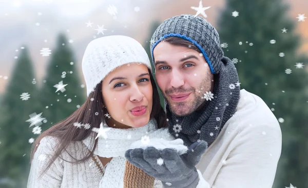 Casal de inverno jovem — Fotografia de Stock